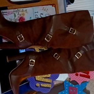 Knee high boots 9 1/2  brownleather brownsuede goldbuckles with nice heal